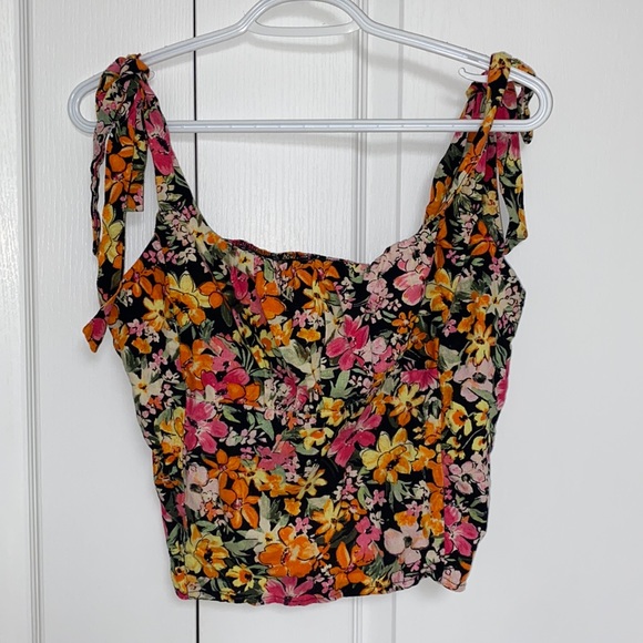Dynamite Tops - Dynamite Crop floral tank with tie straps